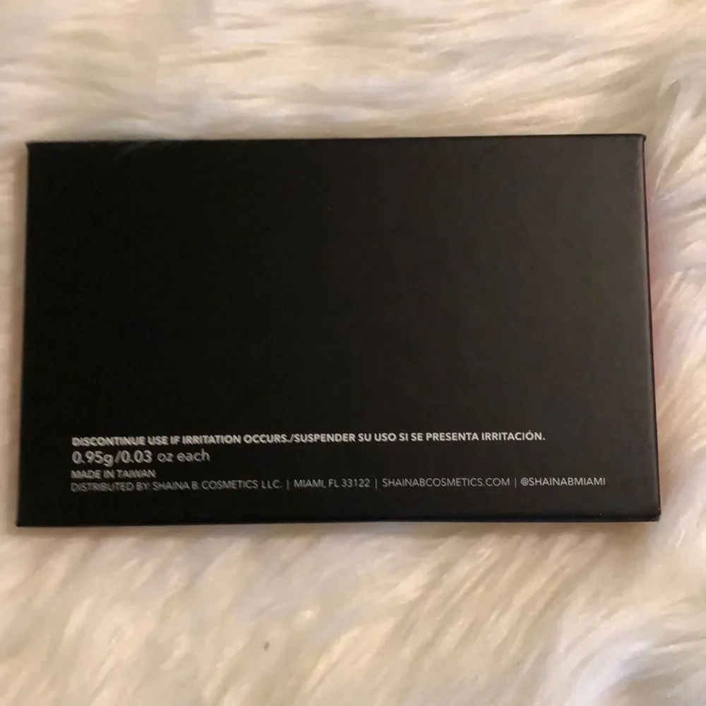 Shaina Mini Miami 8 Eyeshadows Palette With Mirror New in Box